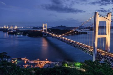 세토 오하시 다리는 매주 토요일 밤과 연중 특별한 날에는 라이트업
