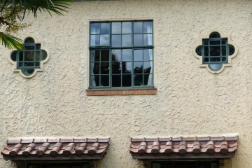 <p>Cute windows!</p>