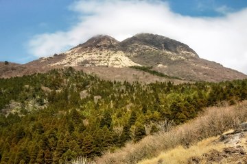 Looking back at Yufu dake from Mount Ilmorigajo