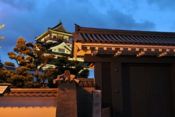 Kiyosu Castle at night