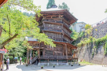 Le Temple Aizu Sazaedo