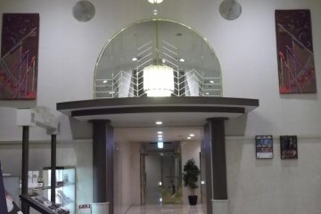 <p>Welcome! The lobby.</p>