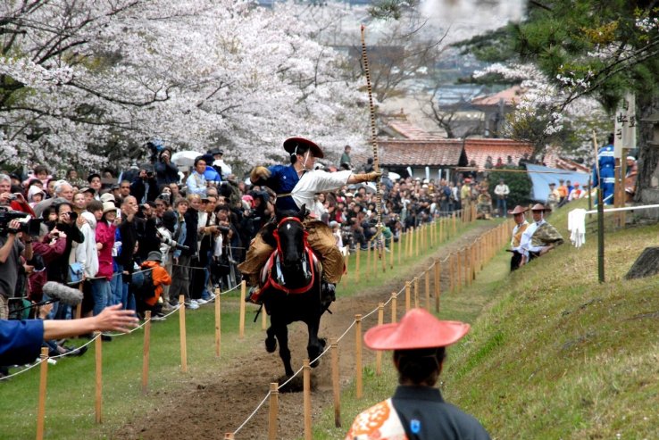 Yabusame rider "letting go" of the arrow