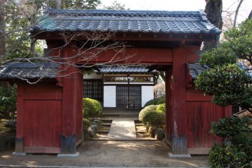 Most of the buildings and gates are quite low, which made me feel to have travelled back in time