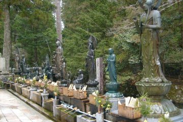 <p>Some statues of the Kannon, the Buddhist goddess of mercy</p>