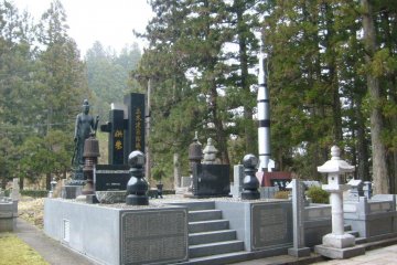 <p>The best-known memorial in the modern part of the cemetery is the rocket</p>