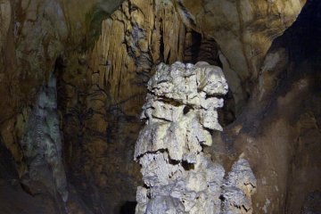 <p>Le Roi de la grotte pourrait s'adresser &agrave; vous, si vous &eacute;coutez attentivement</p>
