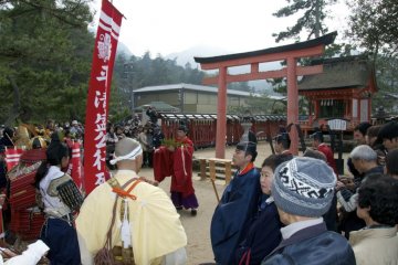 Final blessings at Kiyomori Shrine