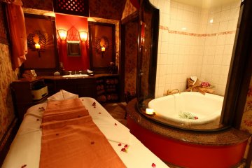 Beng Teng spa room lotus