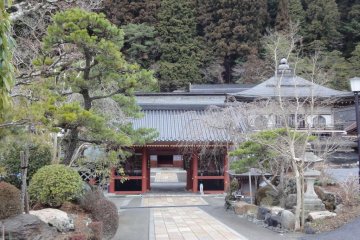 Entrance to Temple Lodging