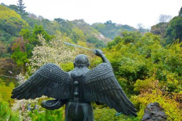Two-winged goblin from behind