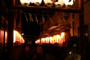 Night path to Yagumo-jinja