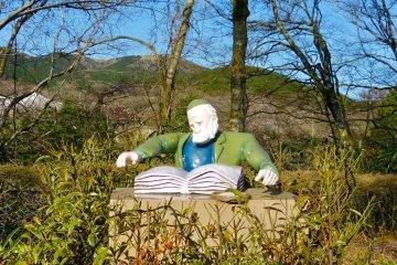 Geographer’s statue