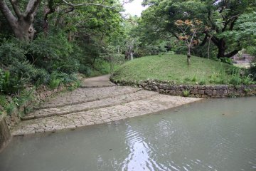 <p>The funaageba was originally a boat launch and storage area on the southwestern edge of the pond at Shikinaen Royal Garden</p>