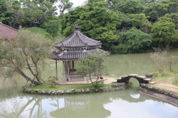 <p>One piece of Ryukyu limestone was used to make the stone archway to the Rokkakudo</p>