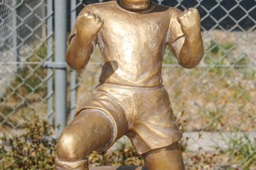 Estatua de bronce: Ryo Ishizaki (Bruce Harper)