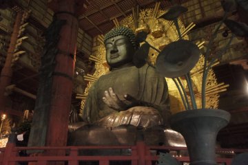 Another snap of the great buddha at night