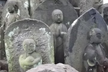 Grave markers cluster for warmth