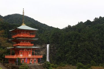 Nachi-no-Otaki falls
