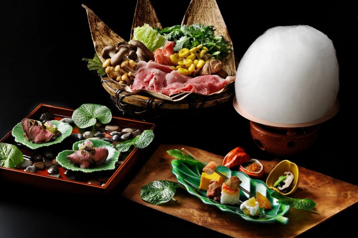 Kaiseki dinner course, with beef, sukiyaki and assorted delicacies