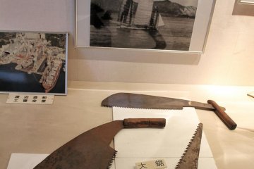 These are saws used for shipbuilding before the age of steel