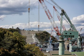 Furusato Rekishi Koen directly overlooks a shipyard