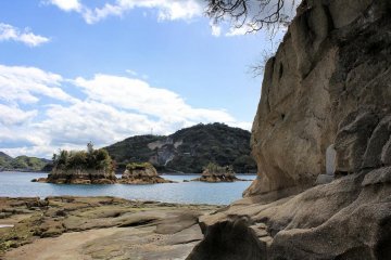 These rocks, the Niwatori Kojima, are said to resemble chickens