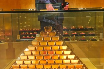 Picking up Gold Bullion