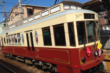 Back in Time on the Tokyo Sakura Tram (Arakawa Line)