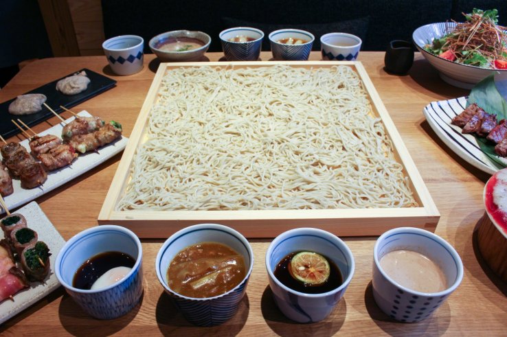 Kakomi-soba with surrounding dipping sauces (from ¥980 for 2 people) – choose from a variety of 11