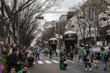 Omotesando Hills was blocked for two hours for the St. Patty's Day festivities 