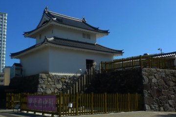 Inari Yagura - Inside this building are artifacts and pictures. It's free; you don't have to pay to get inside.