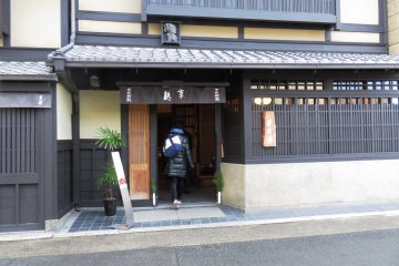 The museum and shop is open from 10am to 5pm (except Wed), making it a perfect time to immerse yourself in this treasure house of Japanese culinary culture
