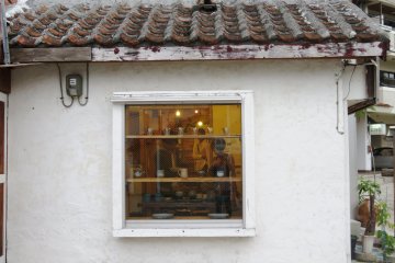 These stores are the preserve of nationally recognised craftsmen and up and coming artists alike