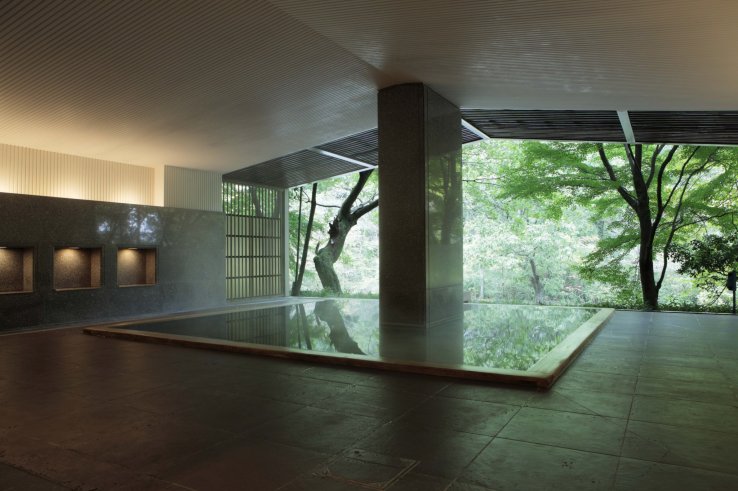 The hot spring bath combines inside and outside sections in one.