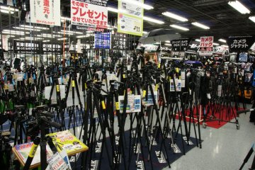 Hmmm, I wonder if Yodobashi carries any tri-pods