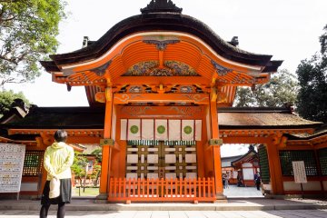 Entering the shrine's courtyard through the West Gate