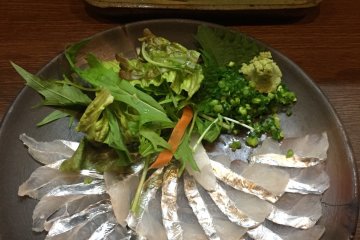 Thin-sliced sashimi in Beppu. Pure five-star quality!