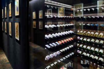 A wide selection of whisky, wine, and champagne, as well as sake from outstanding brewers all over Japan. 