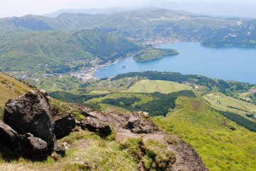Lake Ashinoko from the summit