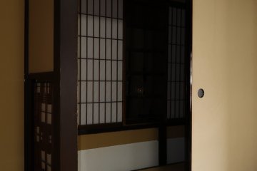 A hole in the amado (storm shutter). what is its purpose?