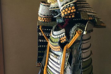 An emptying suit of armor in the tokonoma