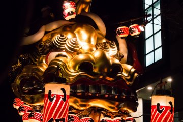 Float number 8, The Golden Lion
