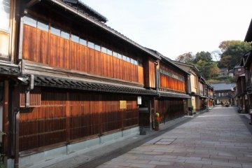 Another view of Higashi Ochaya