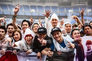 Headliners front row at kinetic GAIA