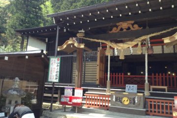 You will see several small to medium-sized temples along your hike up the mountain.