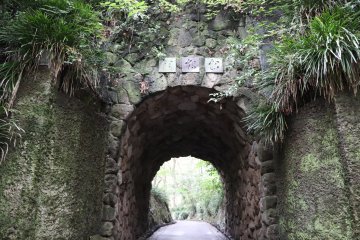 The quiet walk to Kamakura Museum of Literature.