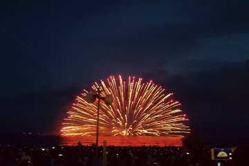 Kamakura 'water fireworks'