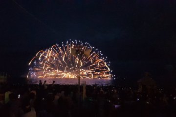 Kamakura 'water fireworks'