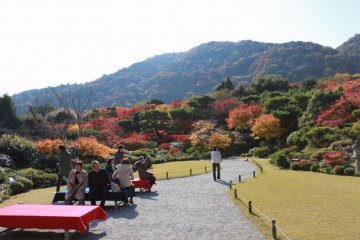 Enjoy the view of the Okoci Sanso, garden & mountains all at once with these strategically placed benches.